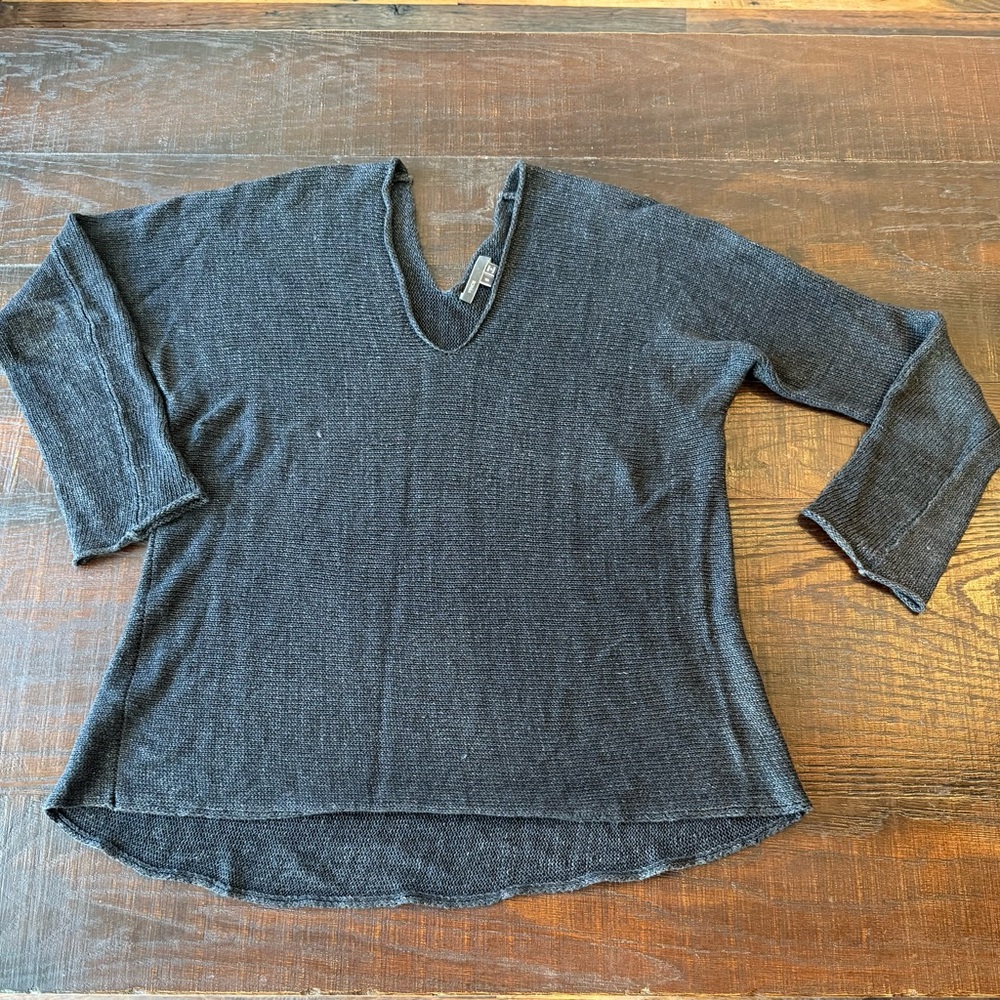 Vince charcoal woven linen V-Neck Sweater, womens size S
